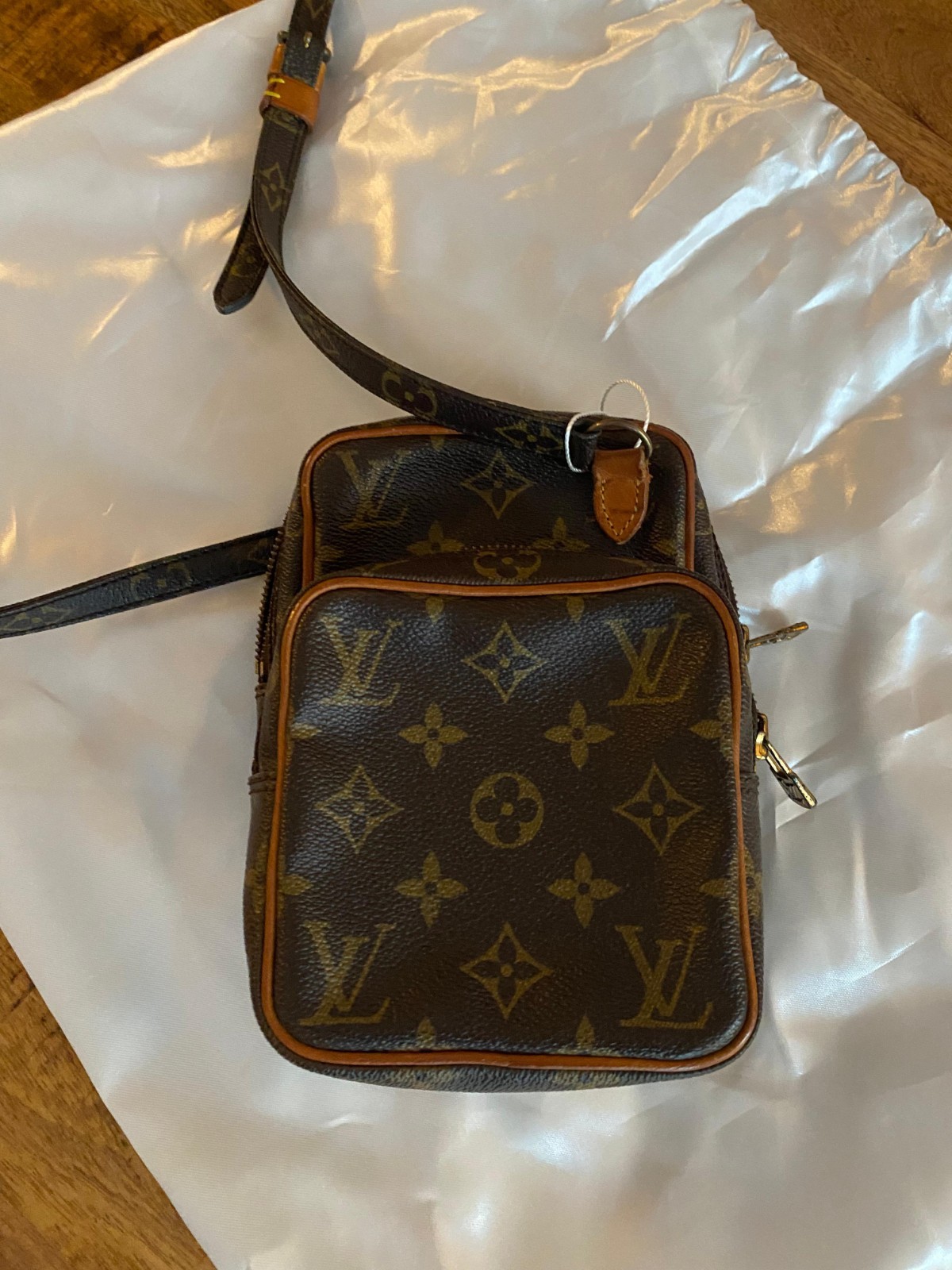 GUC Louis Vuitton Authentic Vintage Monogram Amazone Crossbody Shoulder Bag!