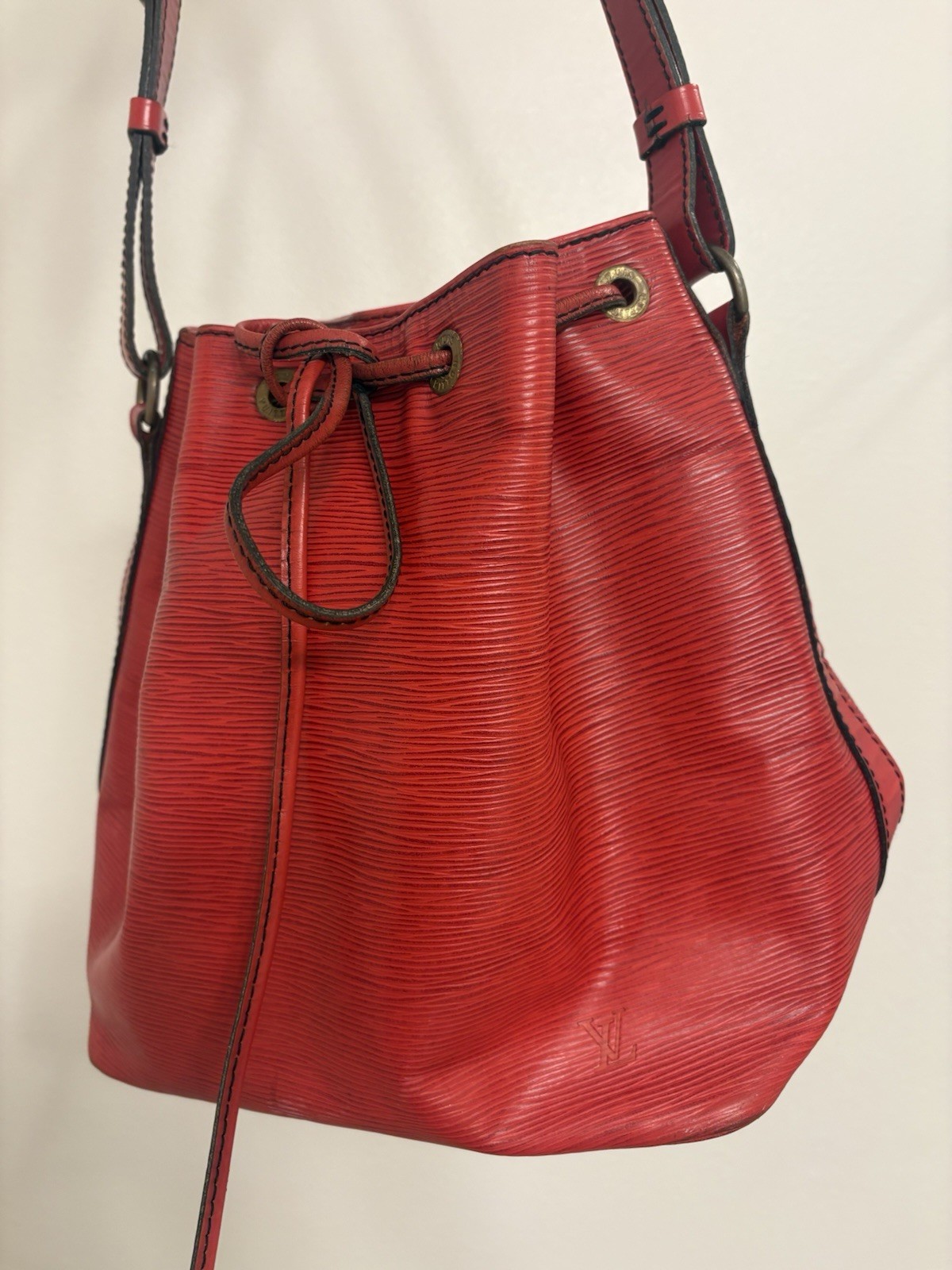 Louis Vuitton Noé Bucket & Drawstring Bag Red Leather Epi