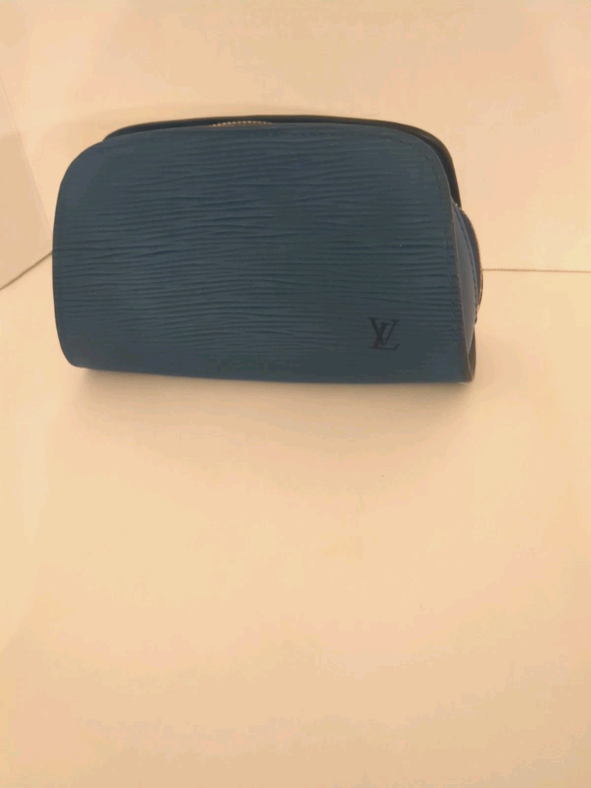 LOUIS VUITTON Epi DauphinePM Pouch Blue M48445 LV Auth 171325