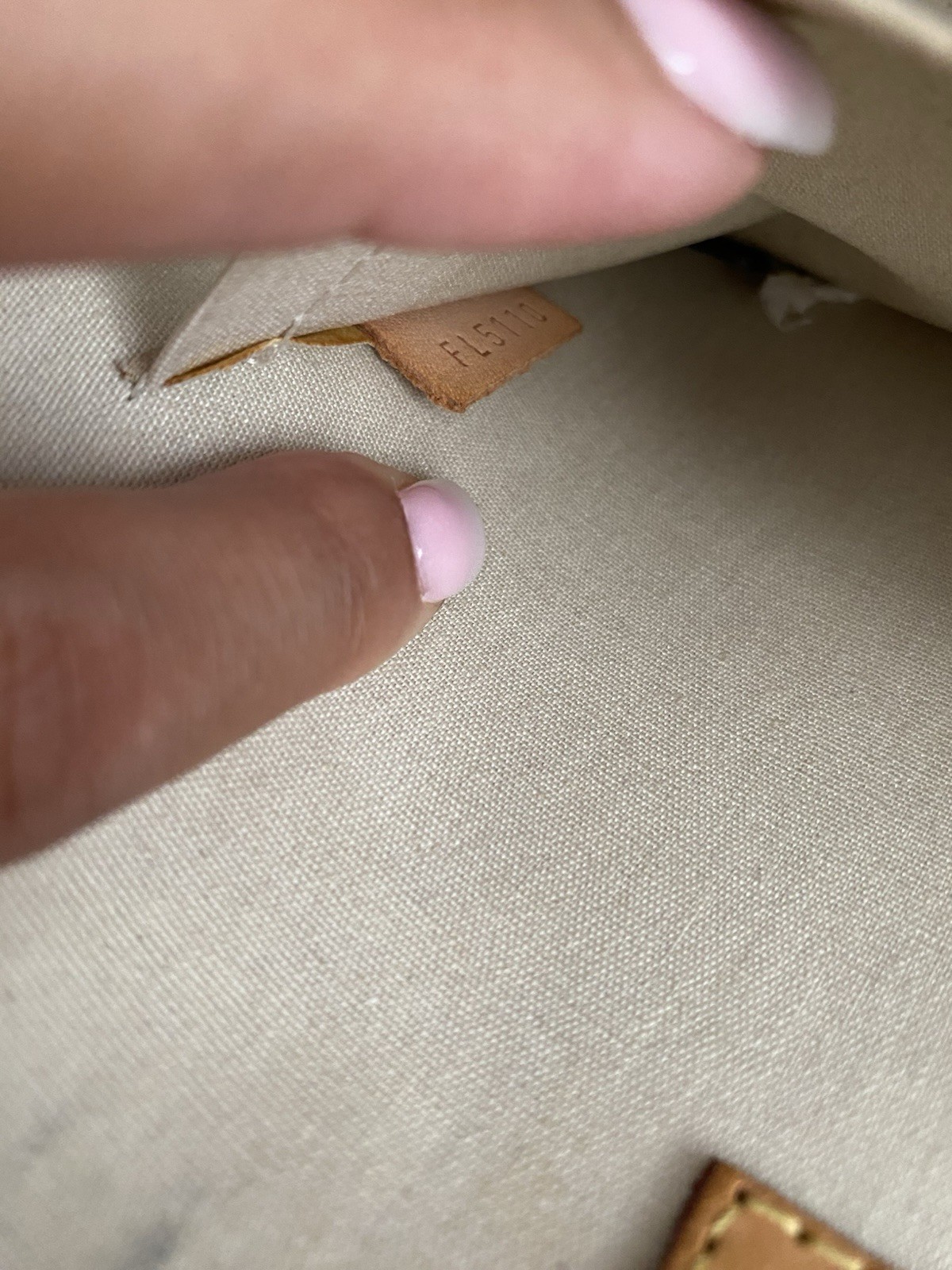 Louis Vuitton Beige Monogram Glossy Women’s Tote Bag Gold Hardware Zip